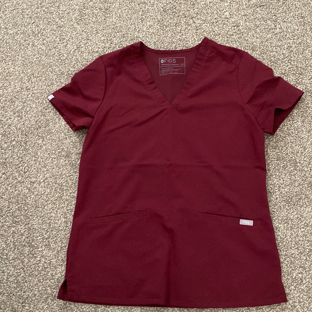 XS Burgundy Casma Figs scrub top